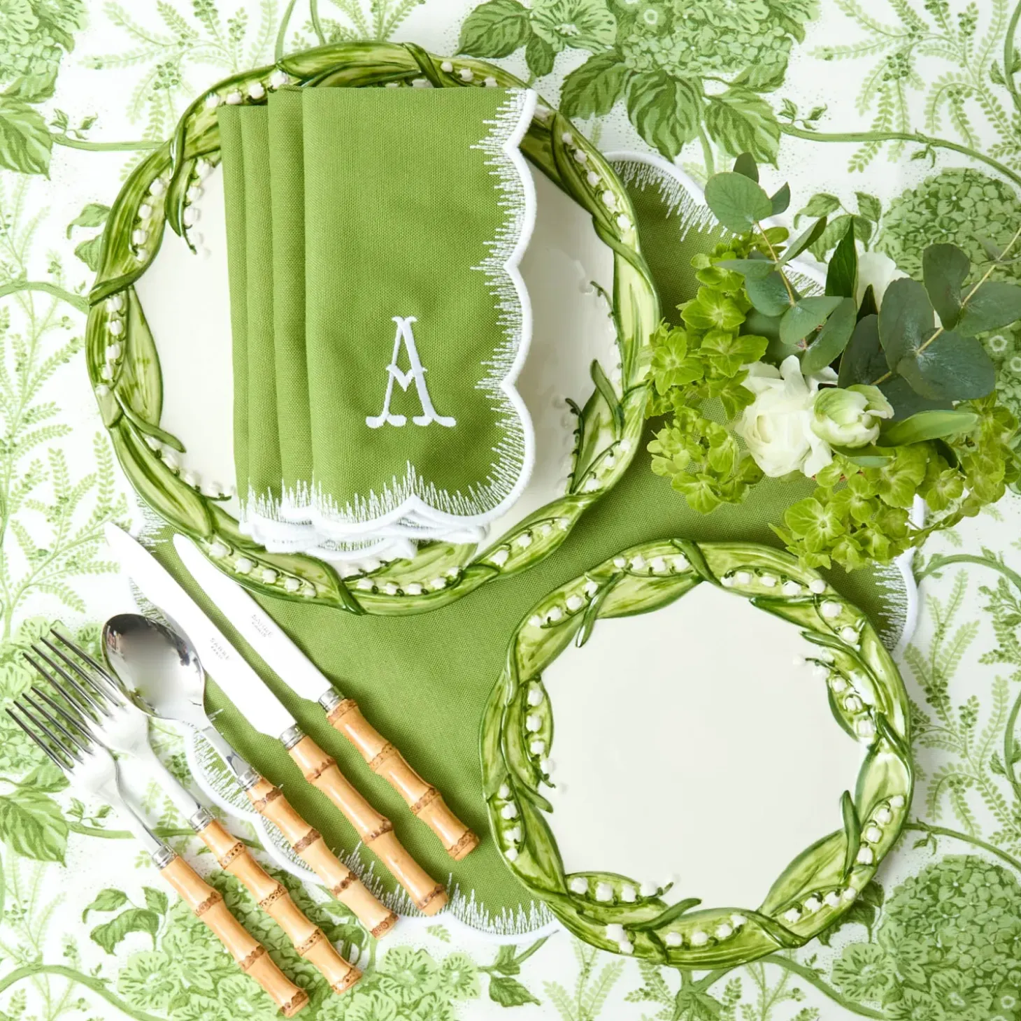 Apple Green Isabella Round Placemats & Napkins (Set of 4)