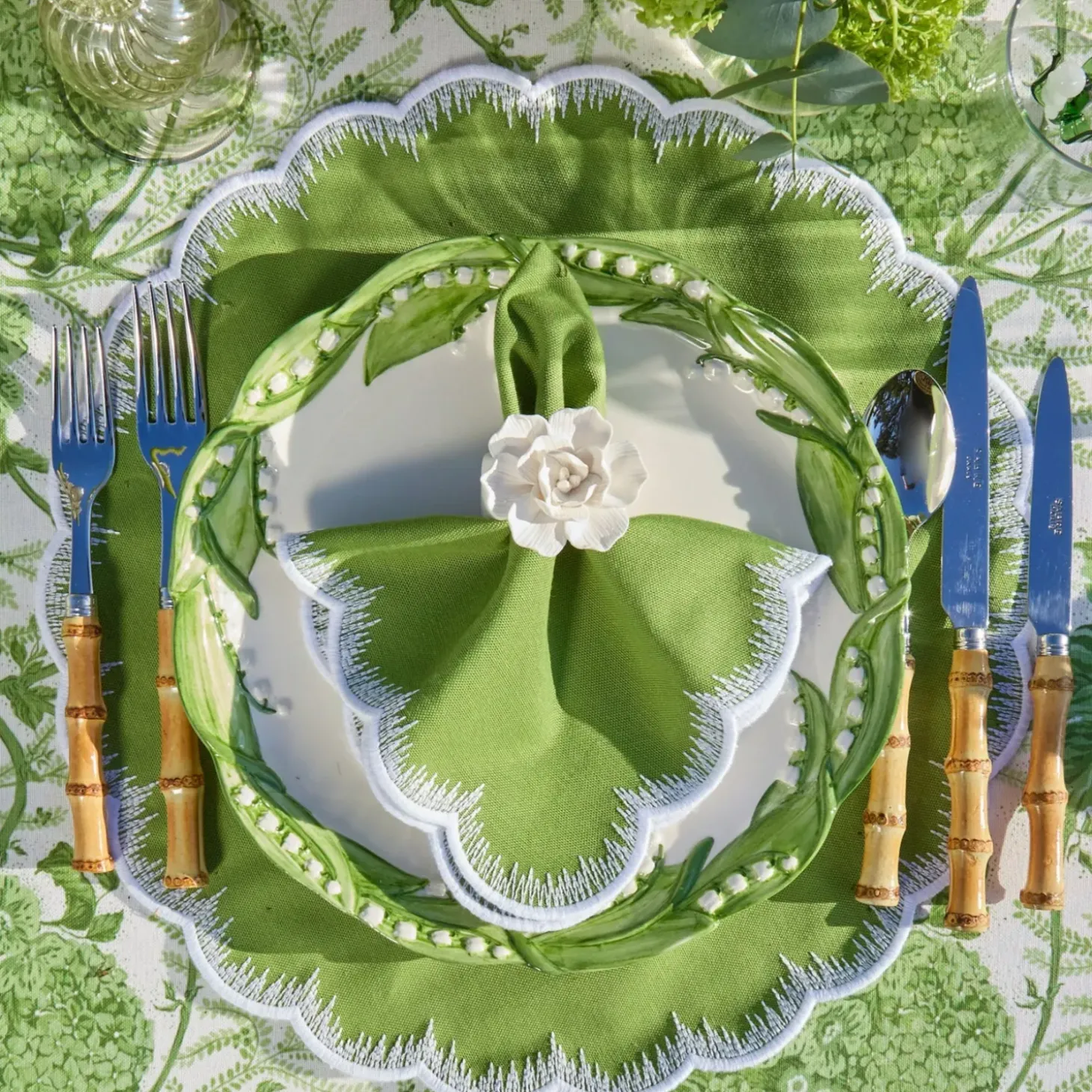Apple Green Isabella Round Placemats & Napkins (Set of 4)