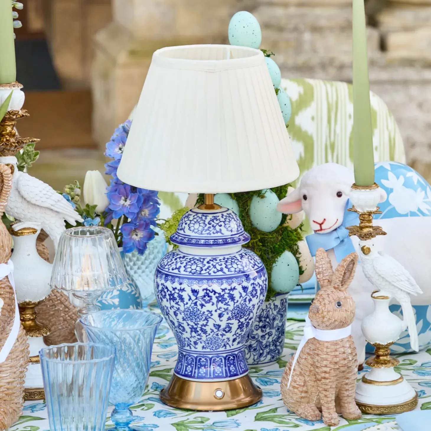 Chinoiserie Rechargeable Lamp & Cream Shade (22cm)