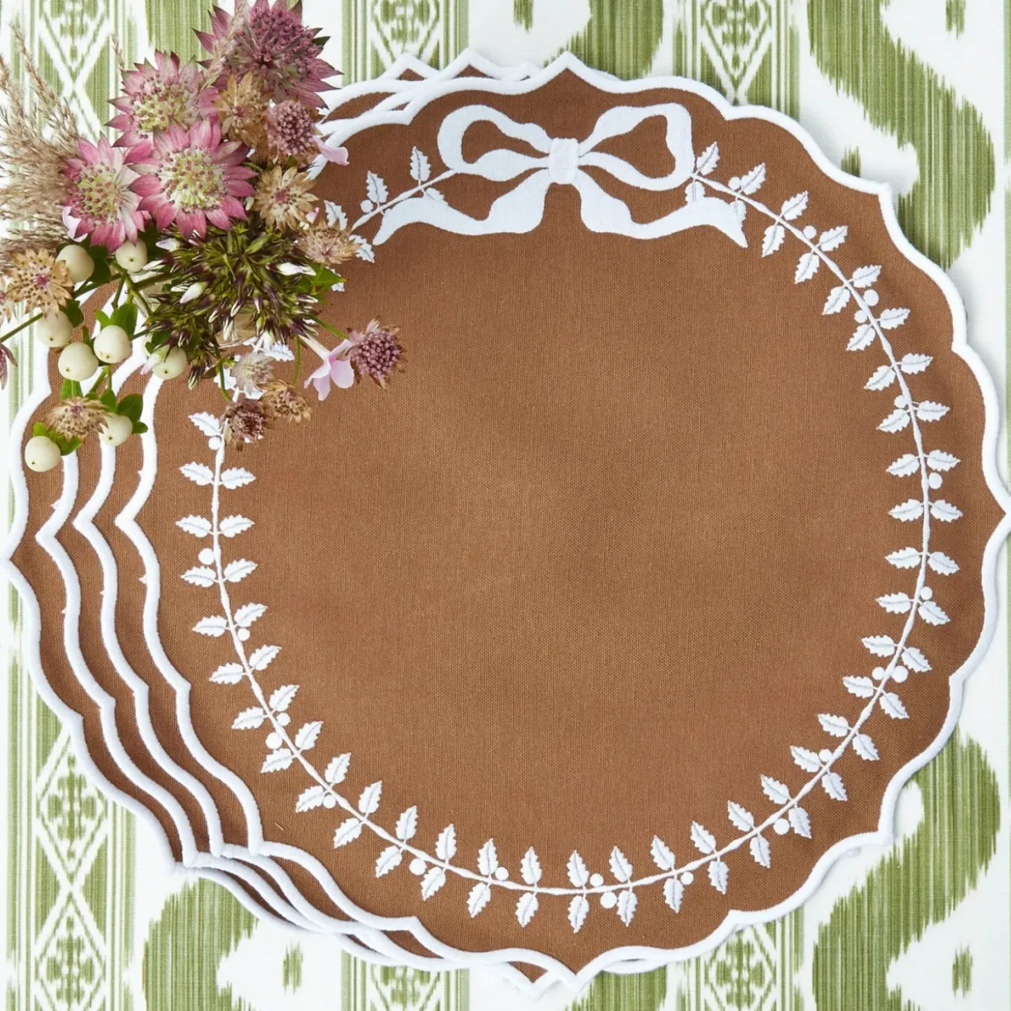 Chocolate Bow Laurel Placemats (Set of 4)