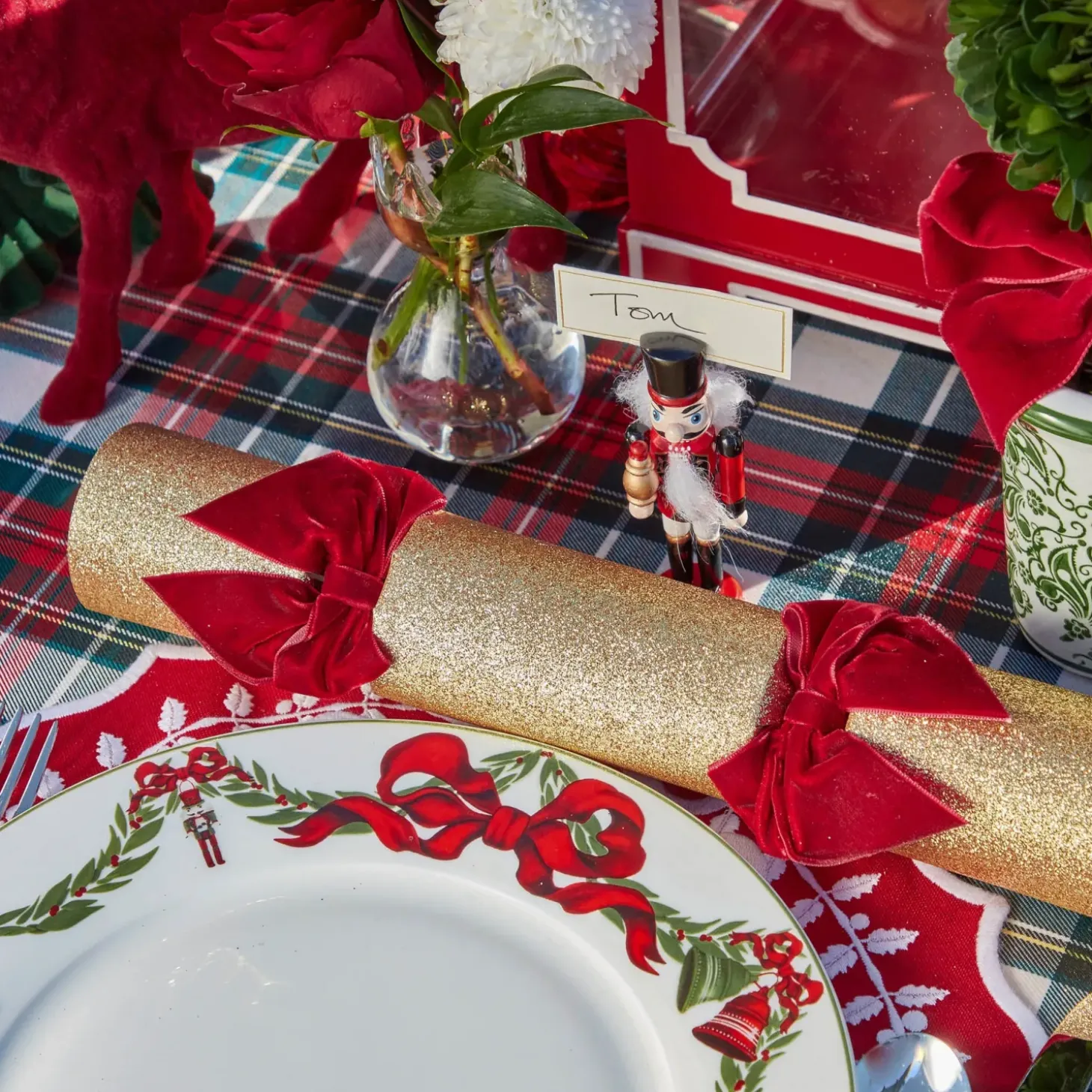 Gold Crackers With Red Velvet Bows (Set of 6)