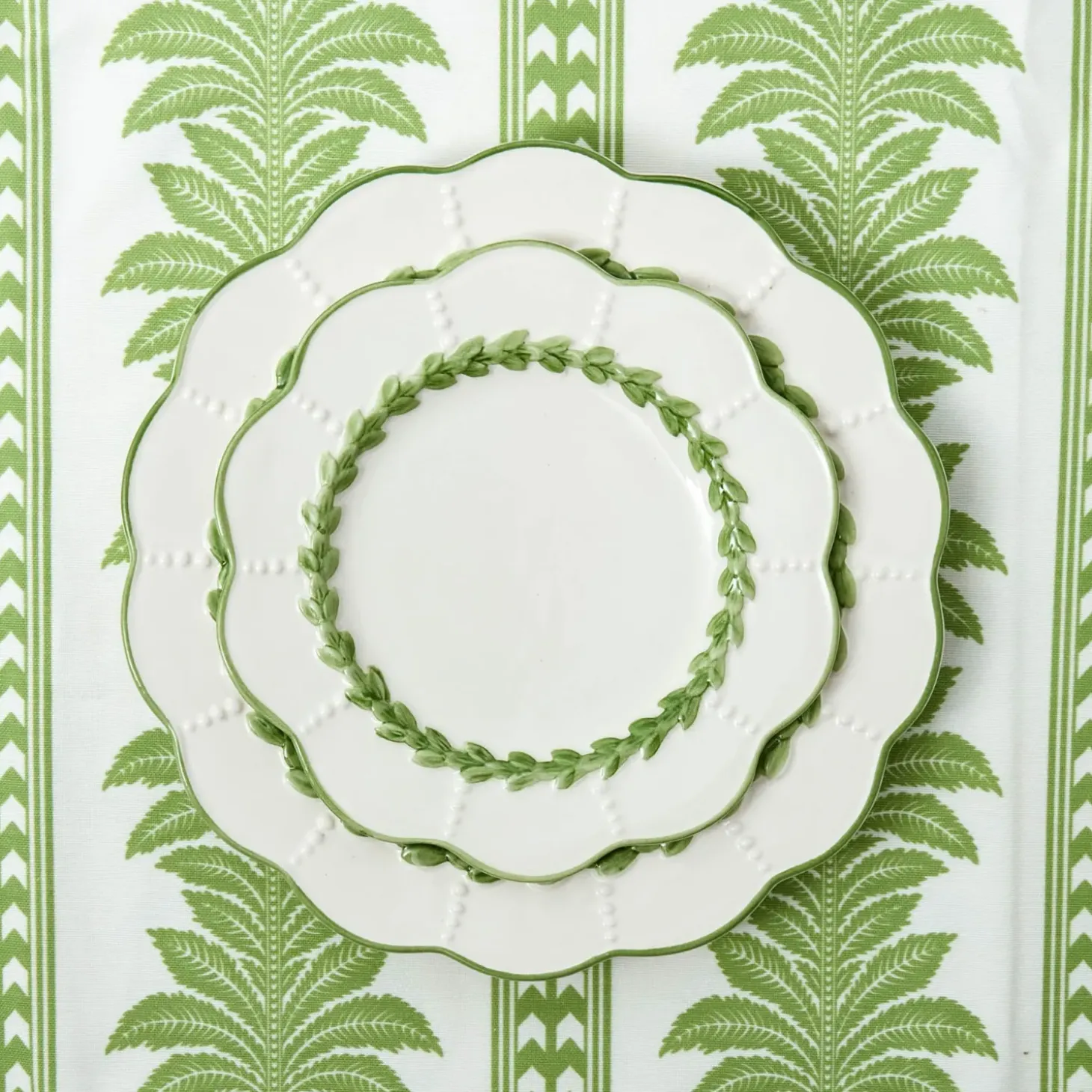 Green Laurel Dinner & Starter Plates (Set of 8)