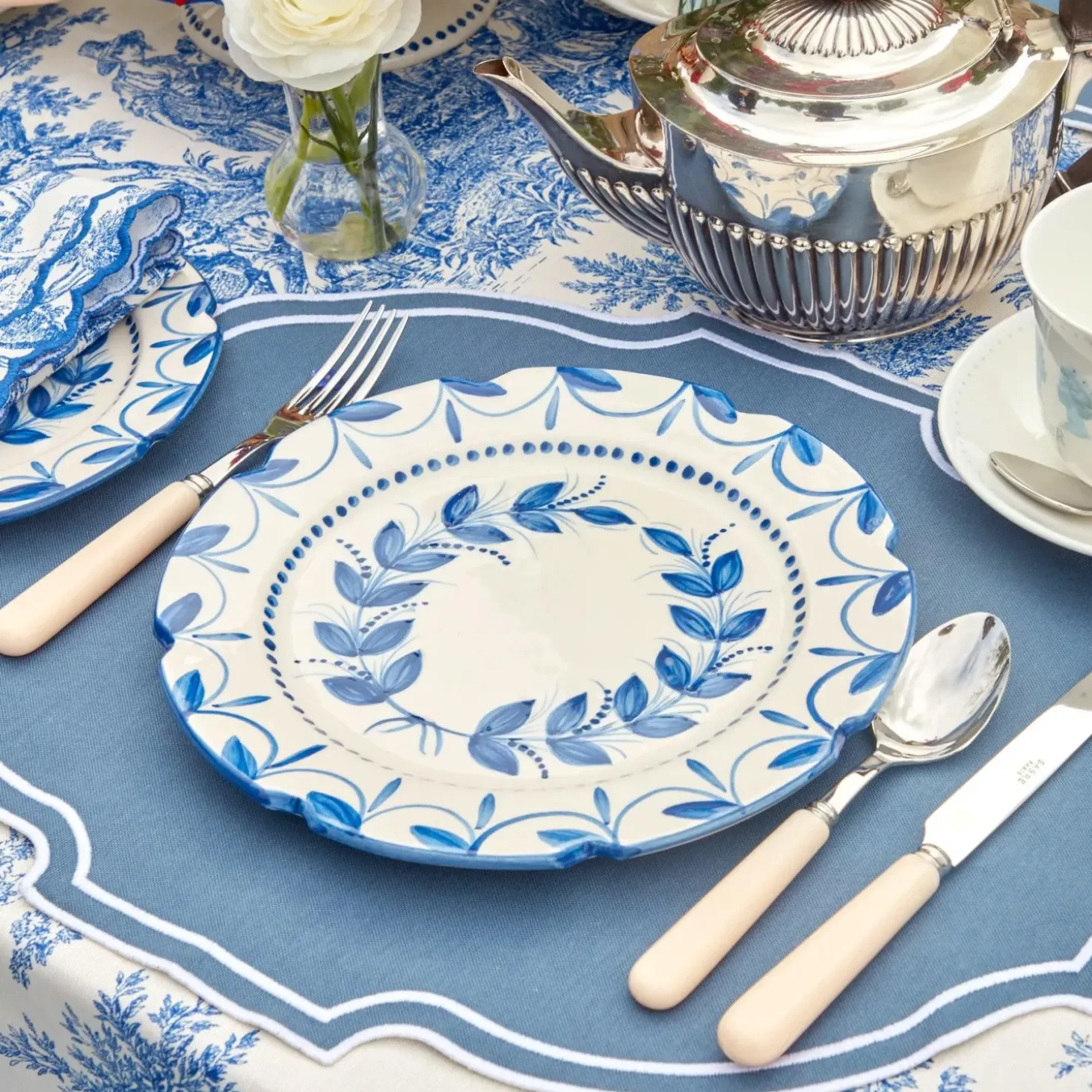 Ivory Cutlery Set (4 Piece)