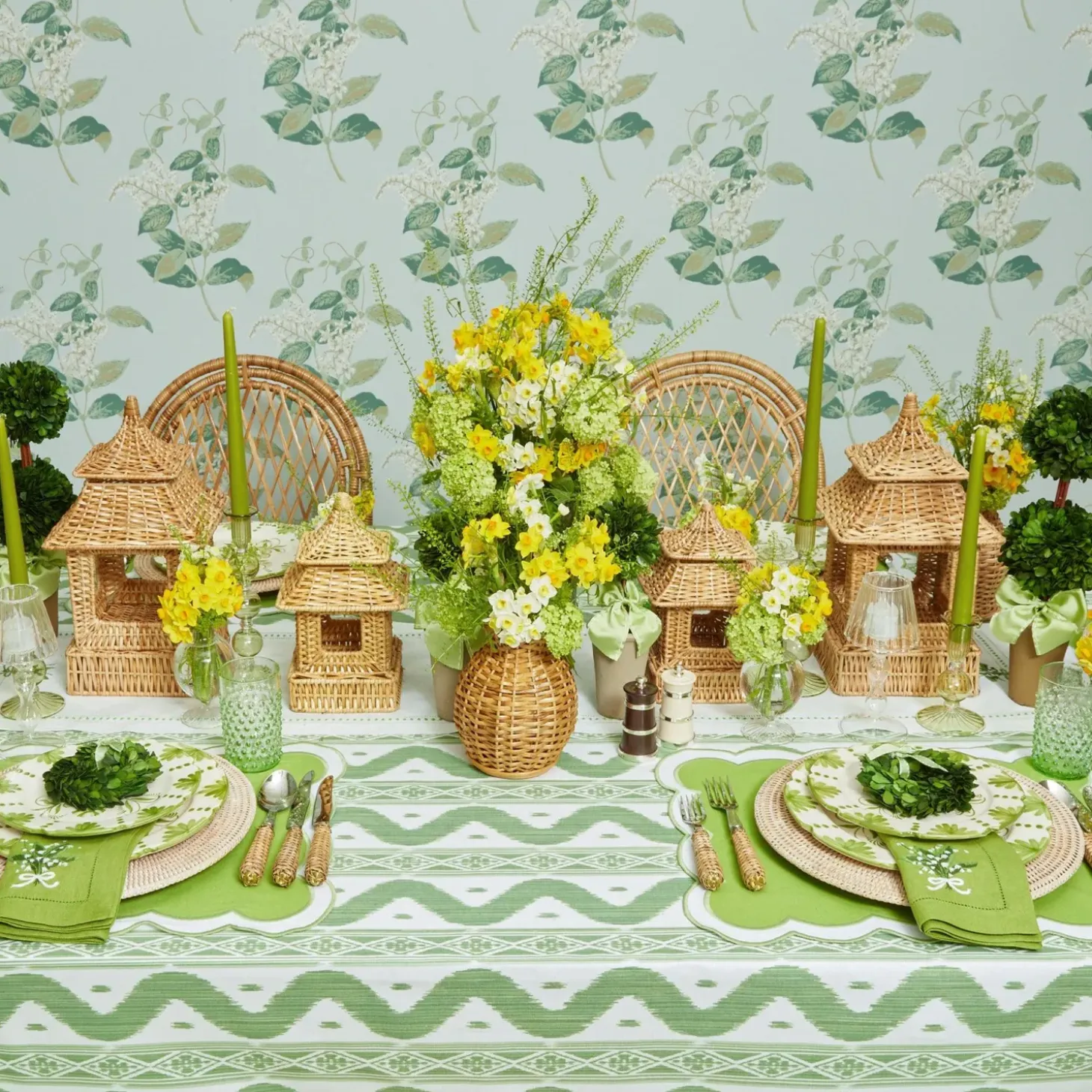 Lily of the Valley Green Linen Napkins (Set of 4)