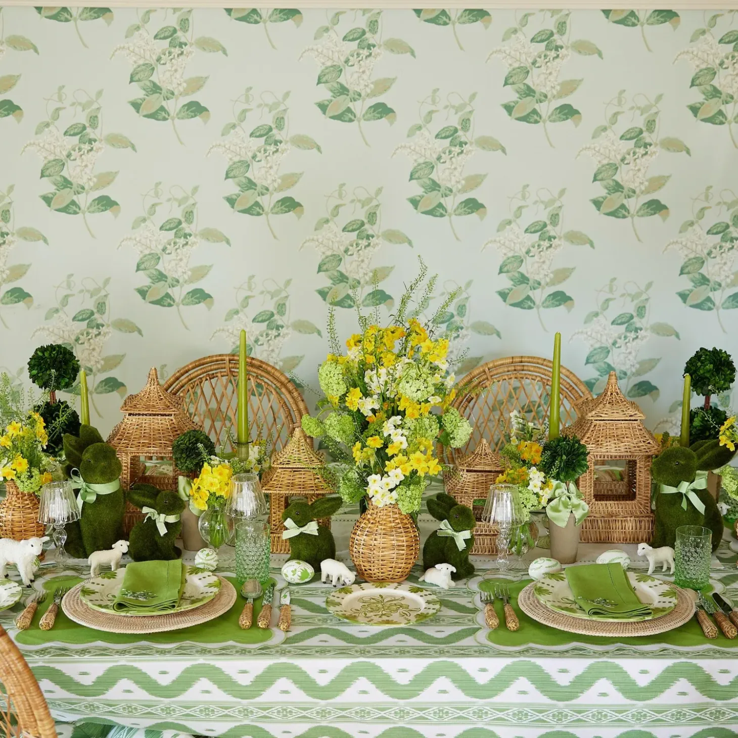 Lily of the Valley Green Linen Napkins (Set of 4)