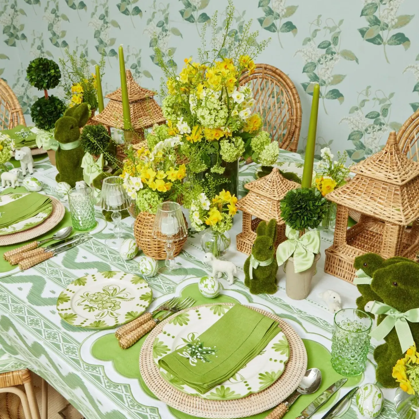 Lily of the Valley Green Linen Napkins (Set of 4)