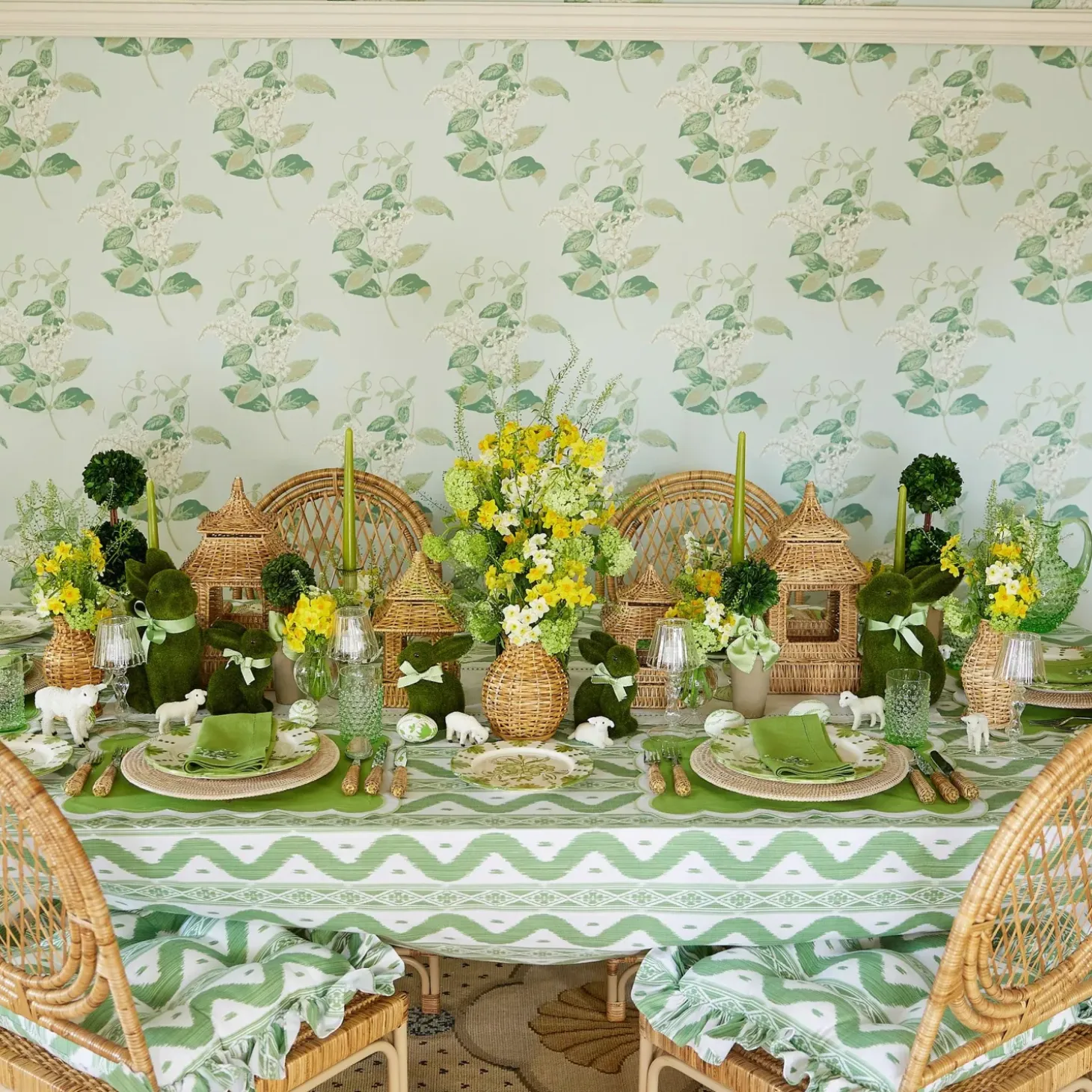 Lily of the Valley Green Linen Napkins (Set of 4)
