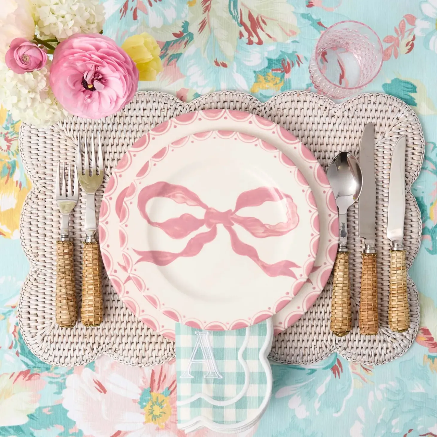 Marilyn Pink Bow Starter Plates (Set of 4)