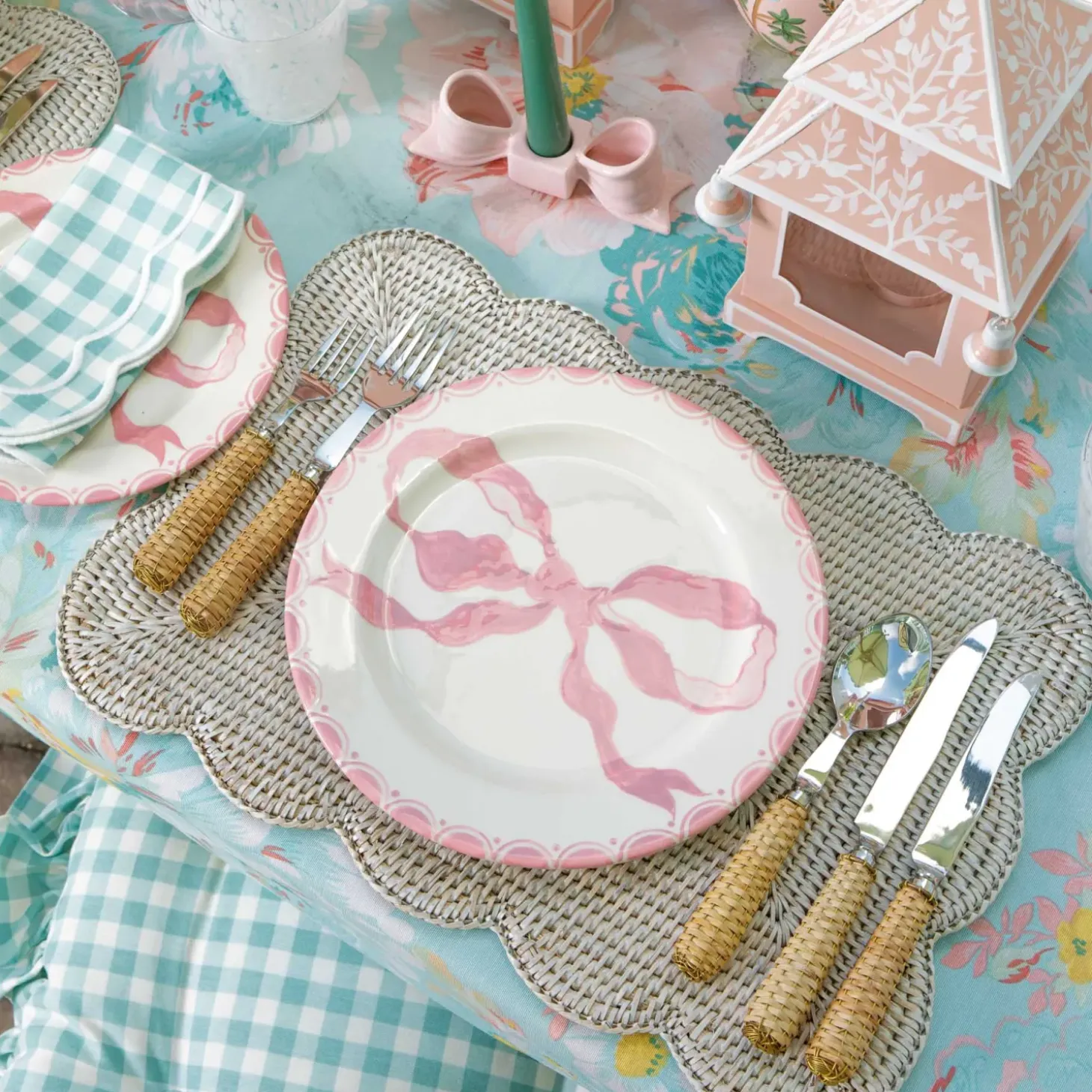 Marilyn Pink Bow Starter Plates (Set of 4)
