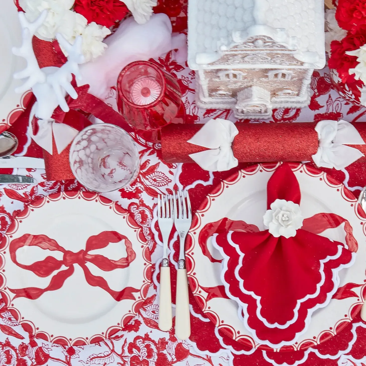 Marilyn Red Bow Starter Plates (Set of 4)