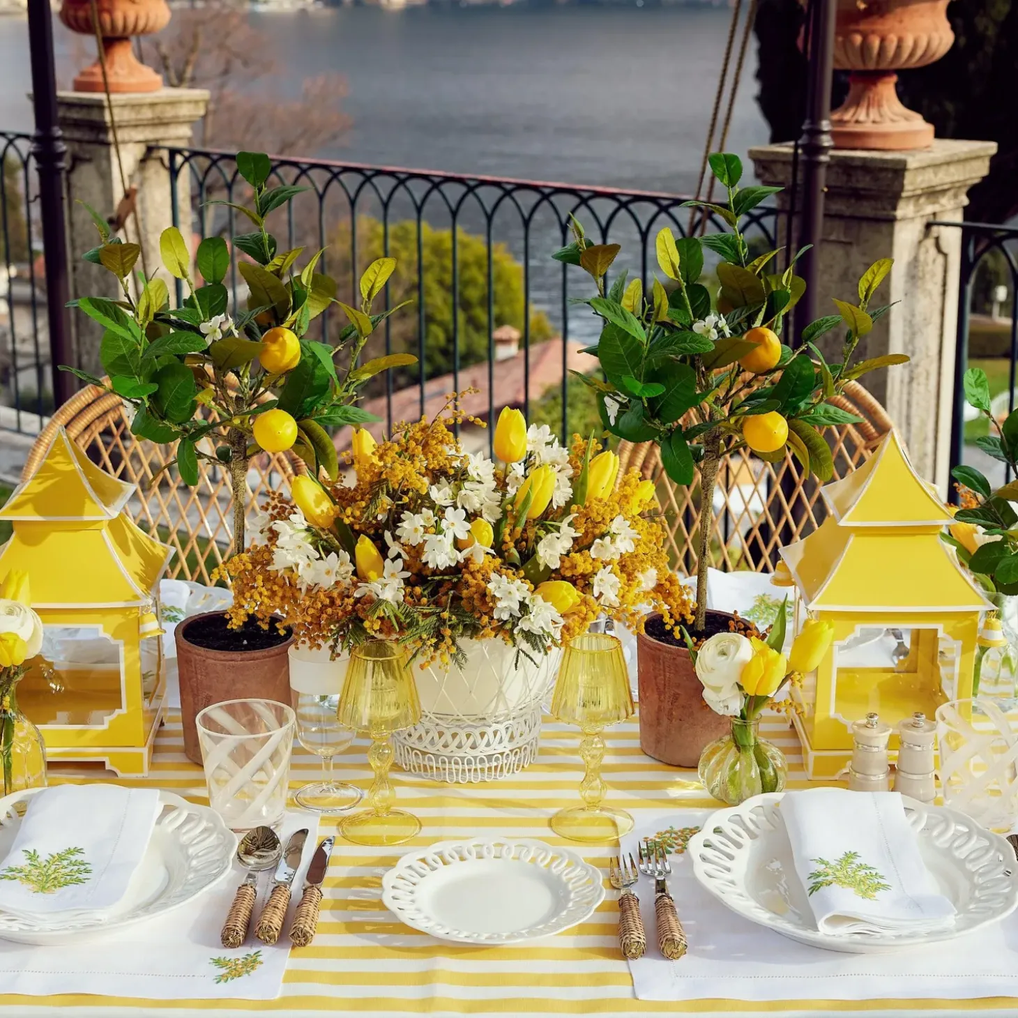 Mimosa White Linen Napkins (Set of 4)