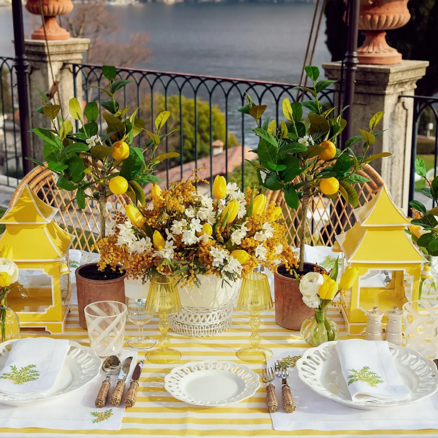 Mimosa White Linen Napkins (Set of 4)