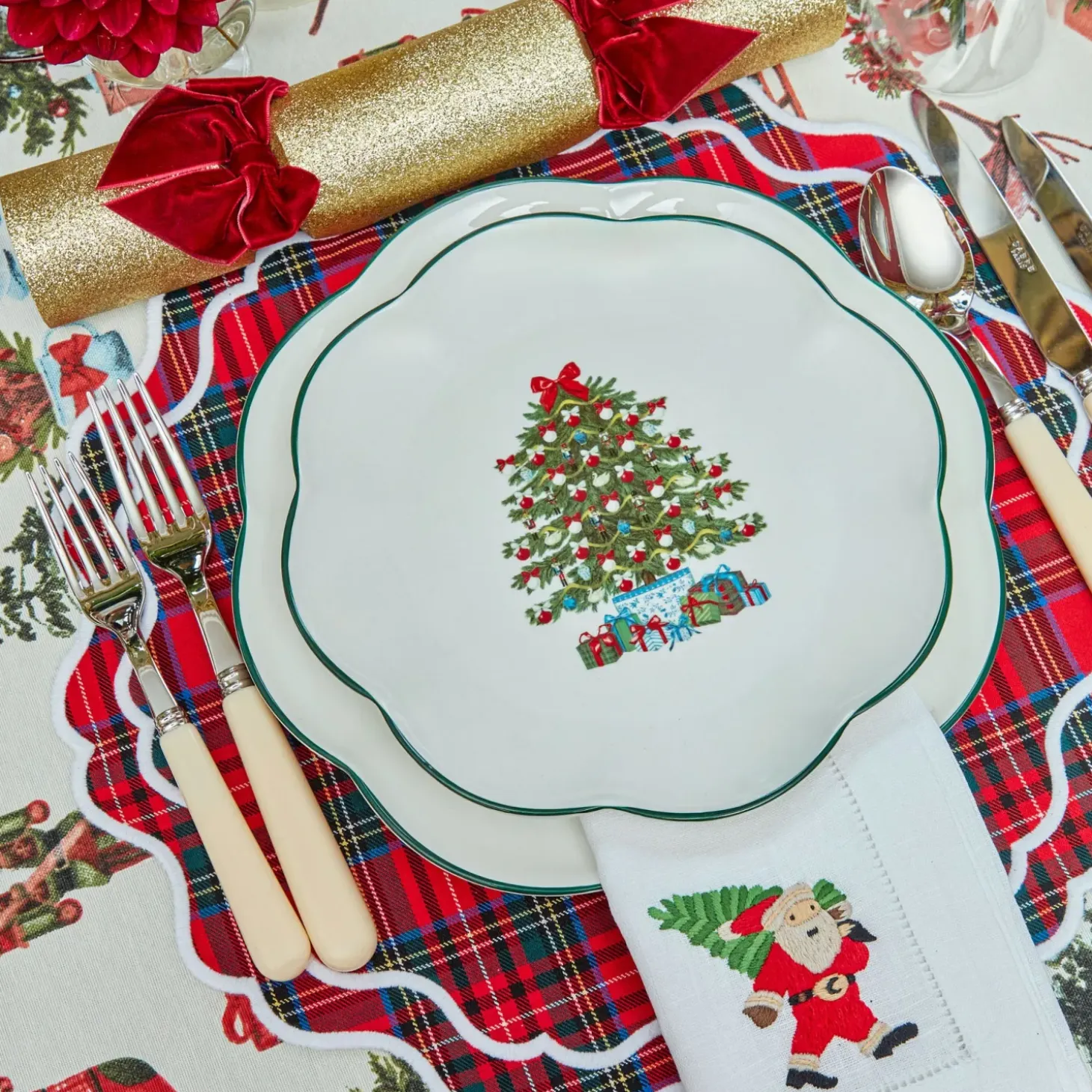 Mrs. Alice Christmas Tree Starter Plate