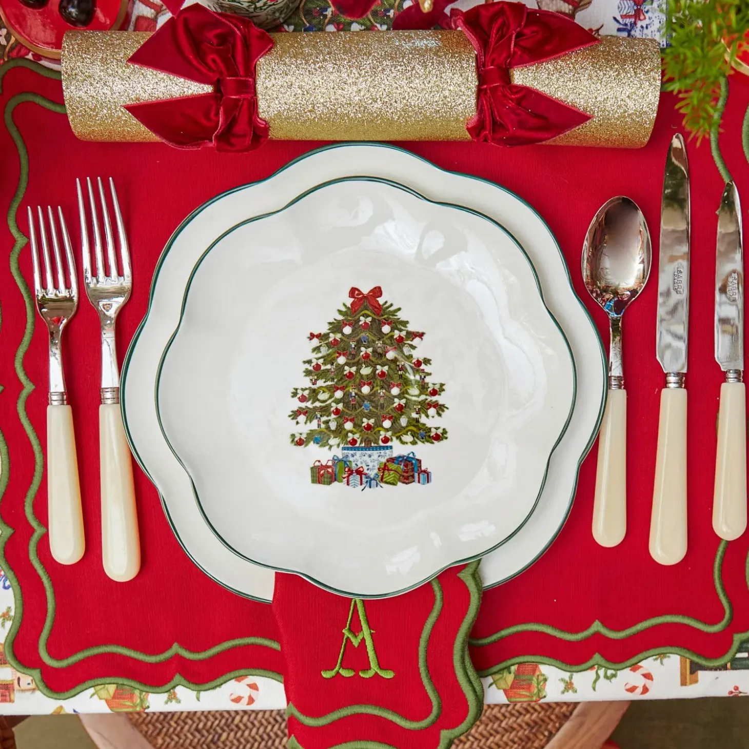 Mrs. Alice Christmas Tree Starter Plate