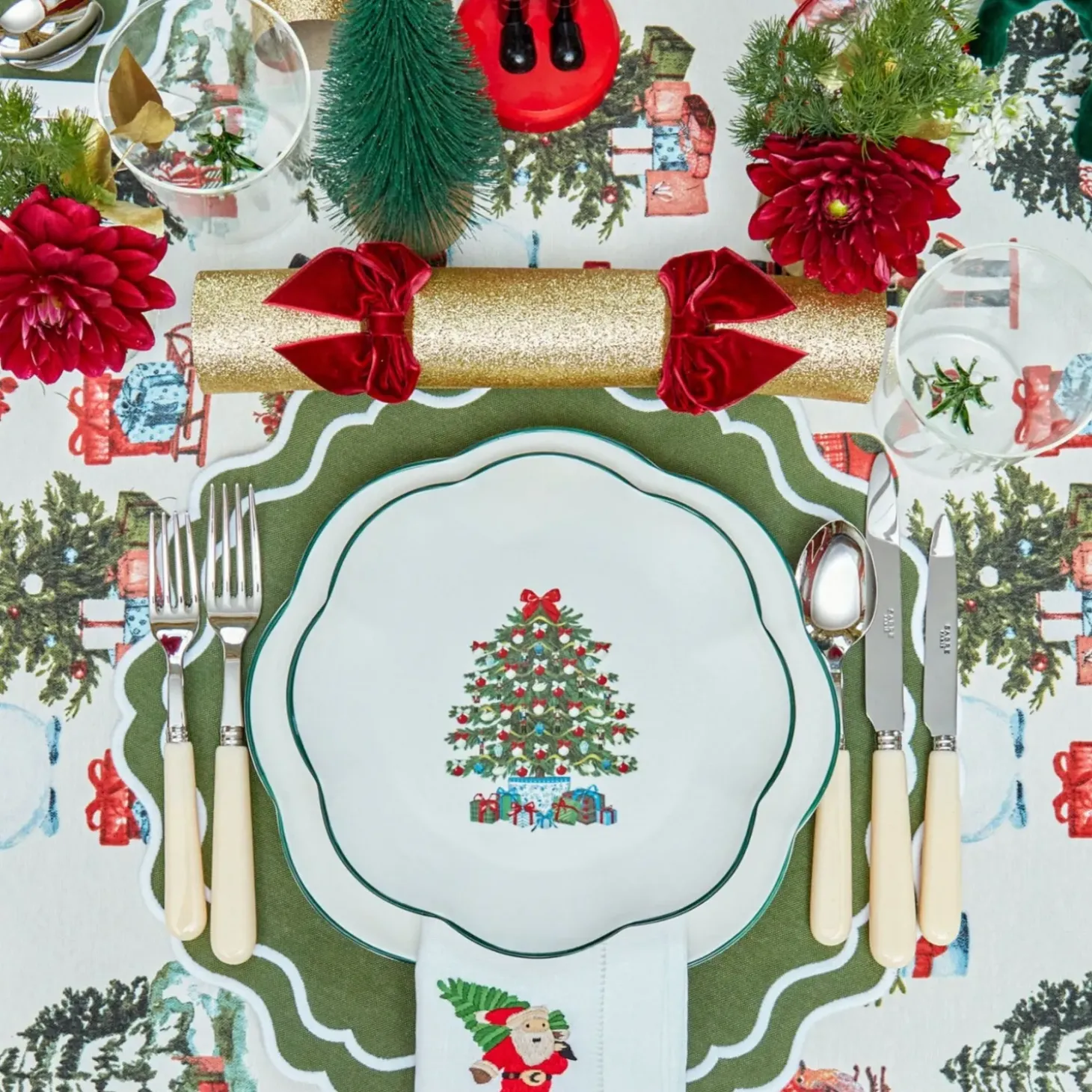 Mrs. Alice Christmas Tree Dinner Plate