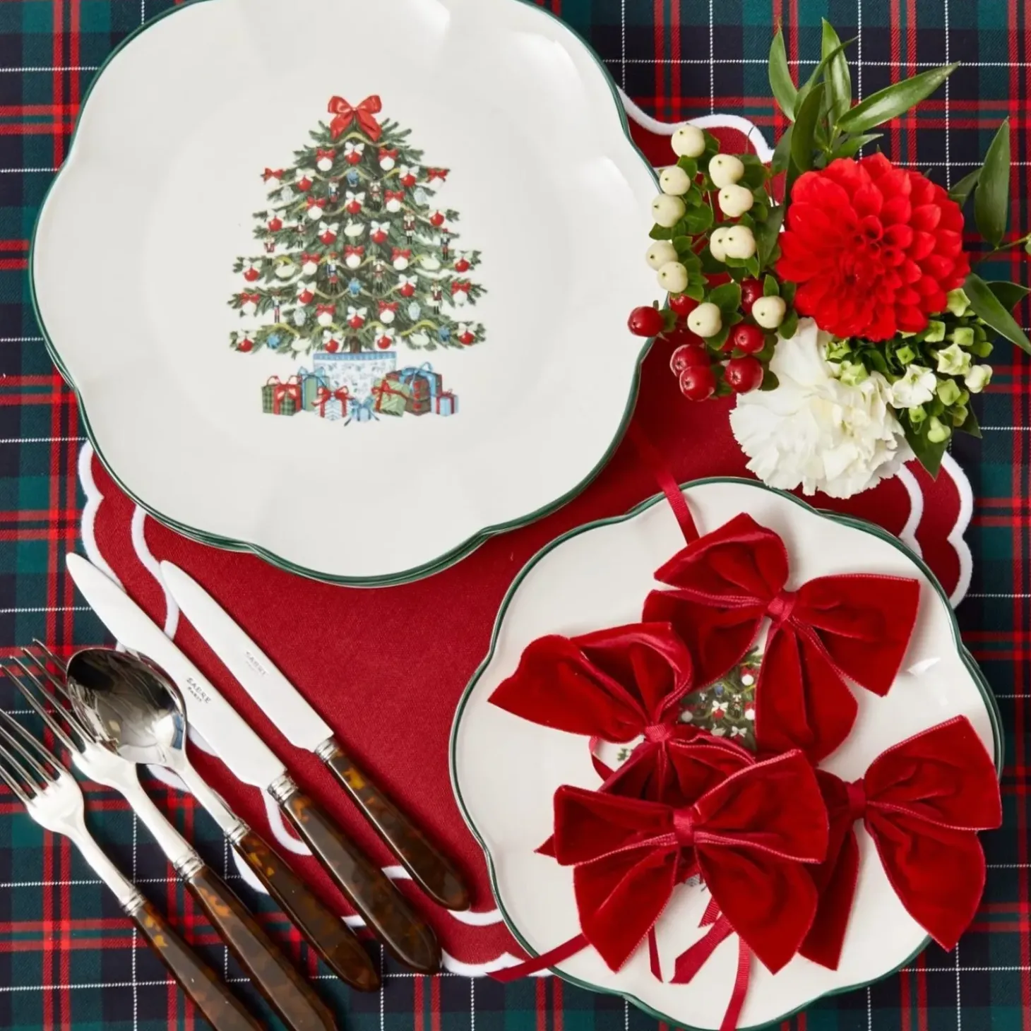 Mrs. Alice Christmas Tree Dinner Plate (Set of 4)