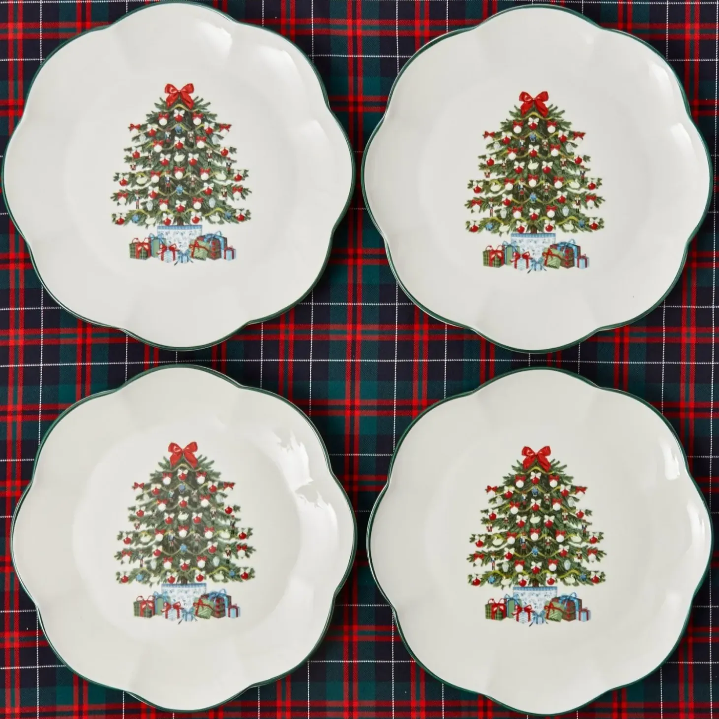 Mrs. Alice Christmas Tree Dinner Plate (Set of 4)