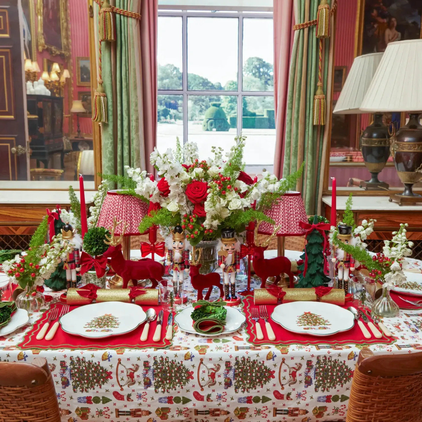 Mrs. Alice Christmas Tree Dinner Plate (Set of 4)