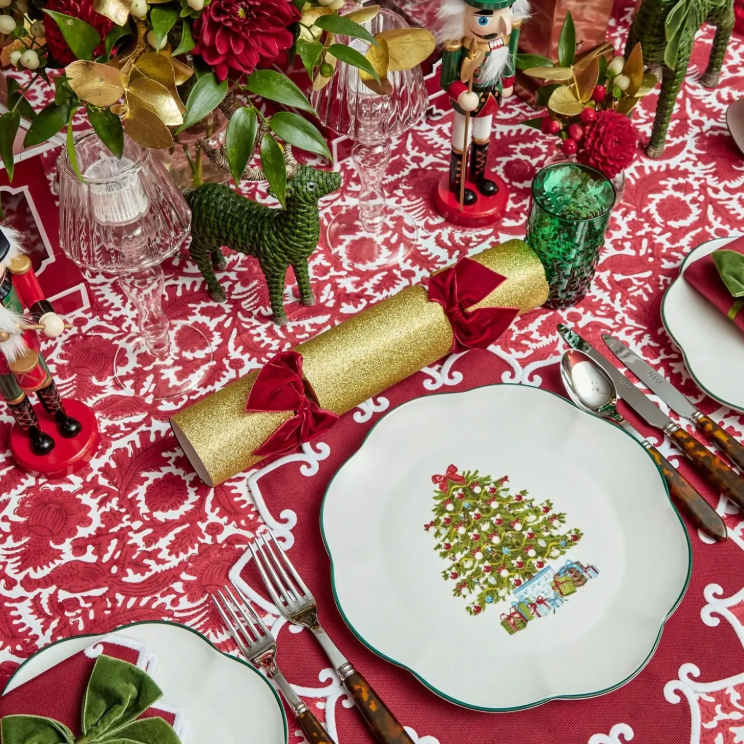 Mrs. Alice Christmas Tree Dinner Plate (Set of 4)