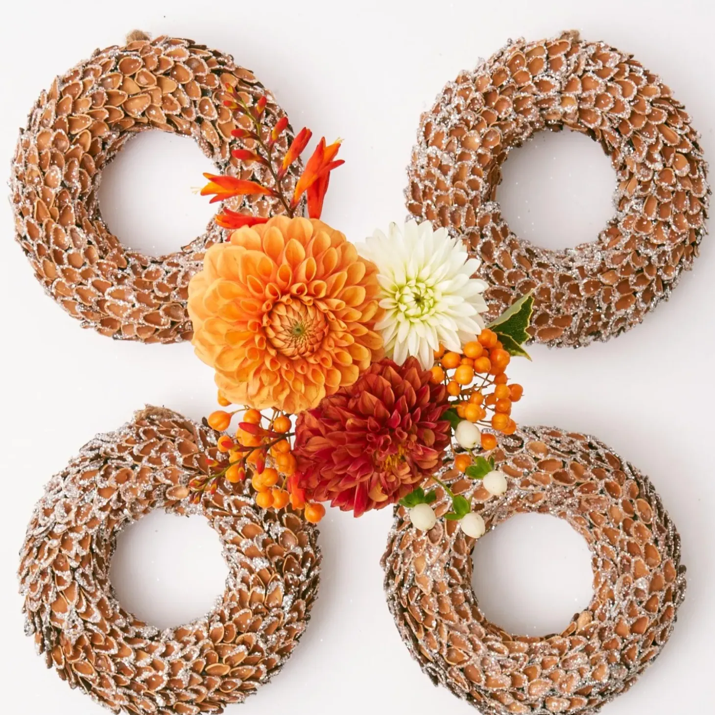 Nutshell Glitter Wreath (Set of 4)