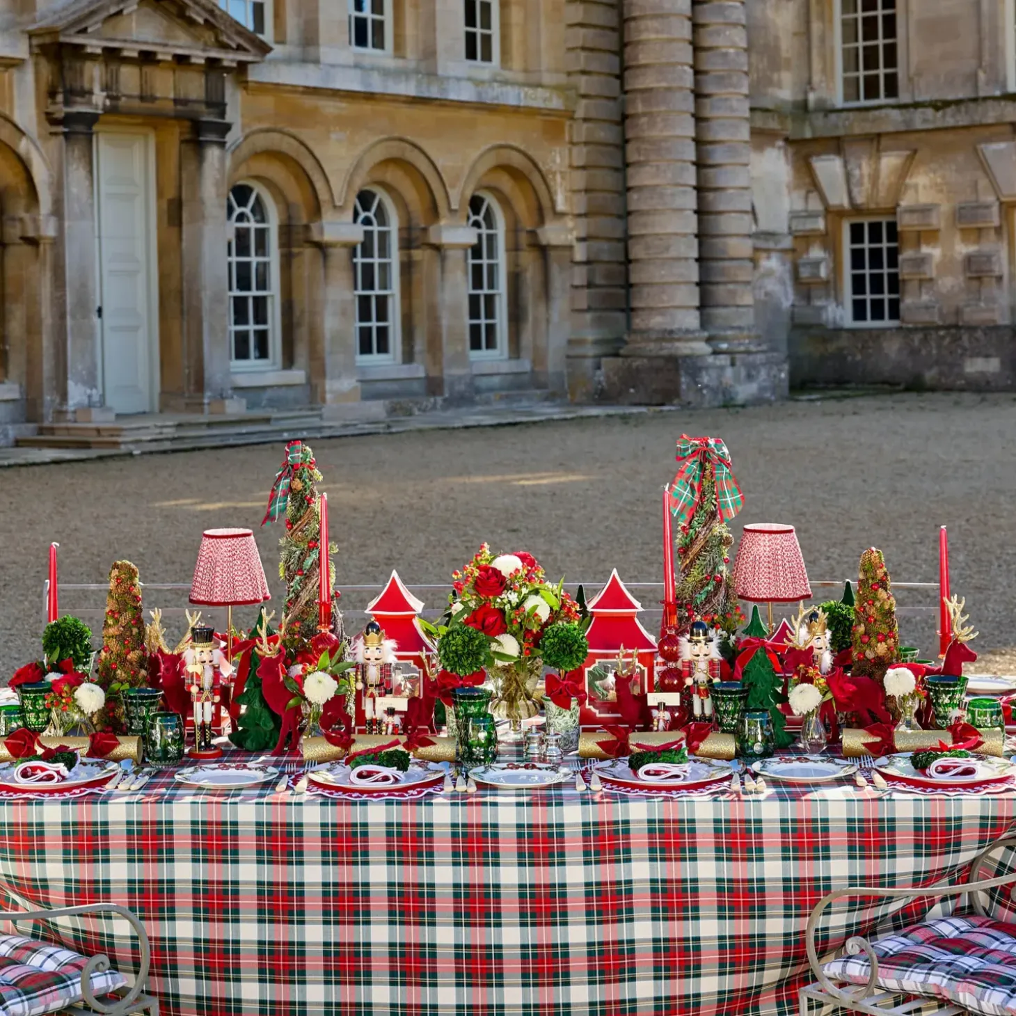 Red Bow Laurel Placemats & Napkins (Set of 4)
