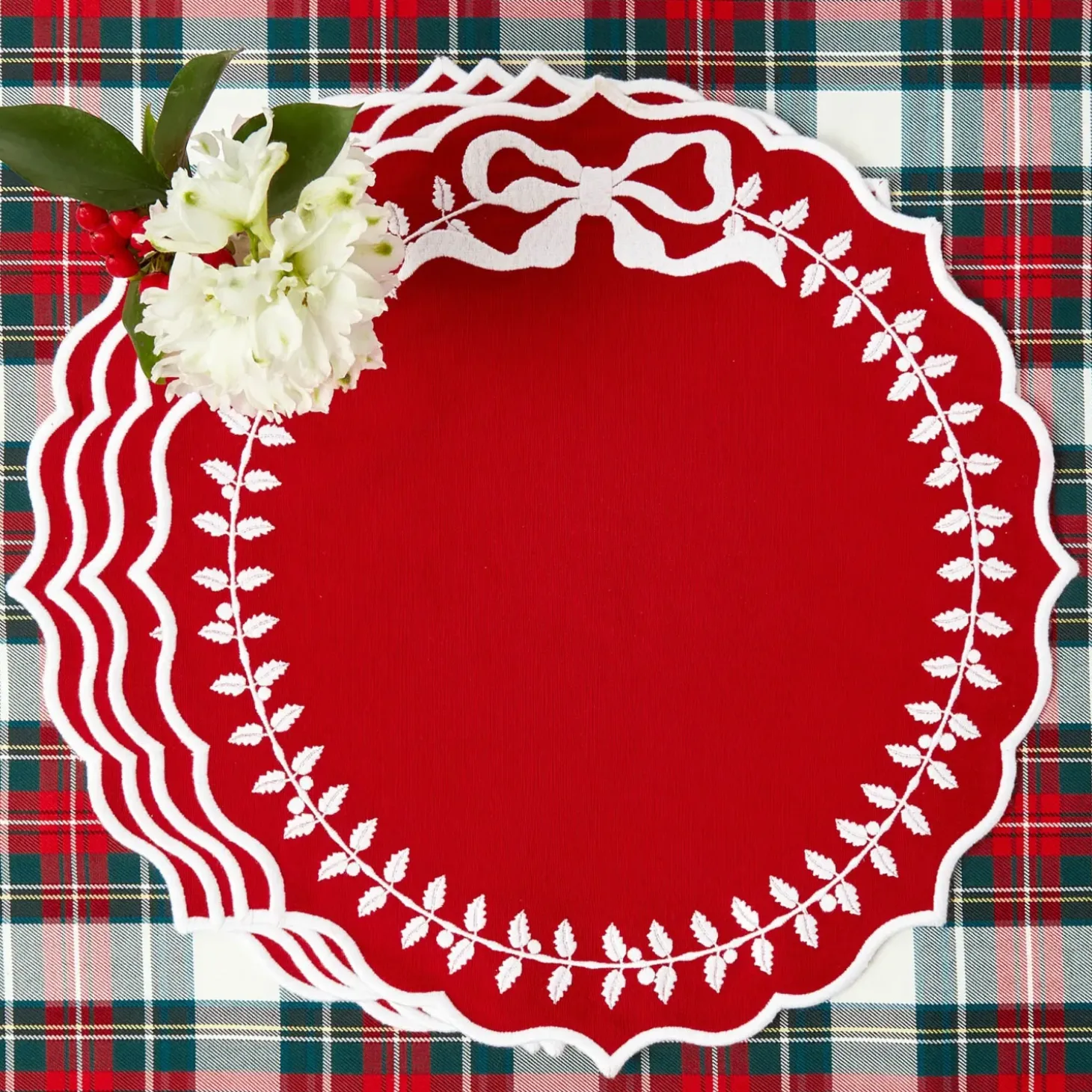 Red Bow Laurel Placemats & Napkins (Set of 4)