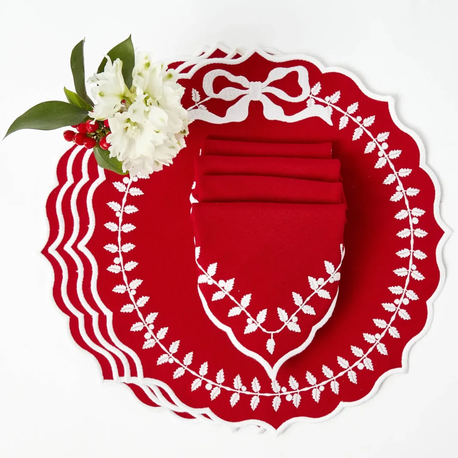 Red Bow Laurel Placemats & Napkins (Set of 4)