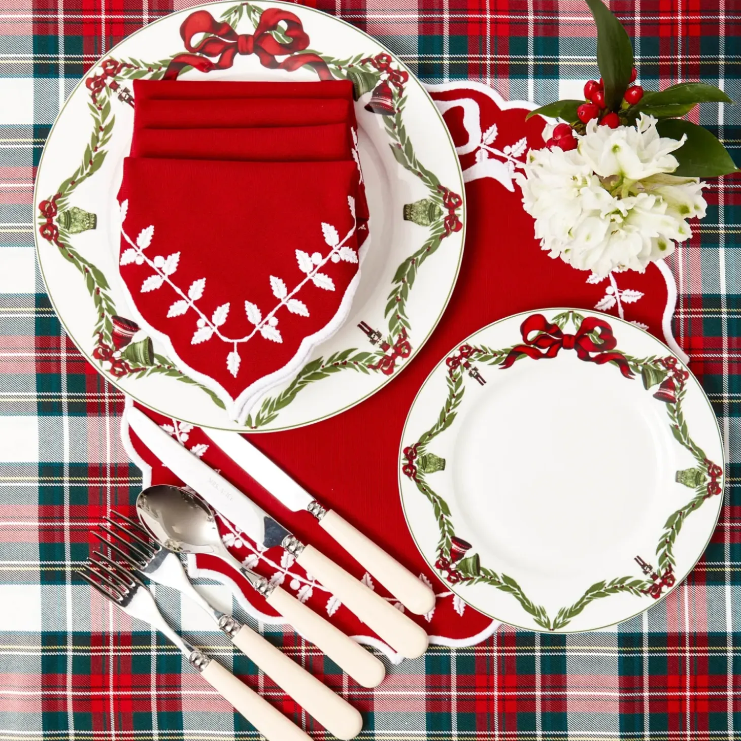 Red Bow Laurel Placemats & Napkins (Set of 4)