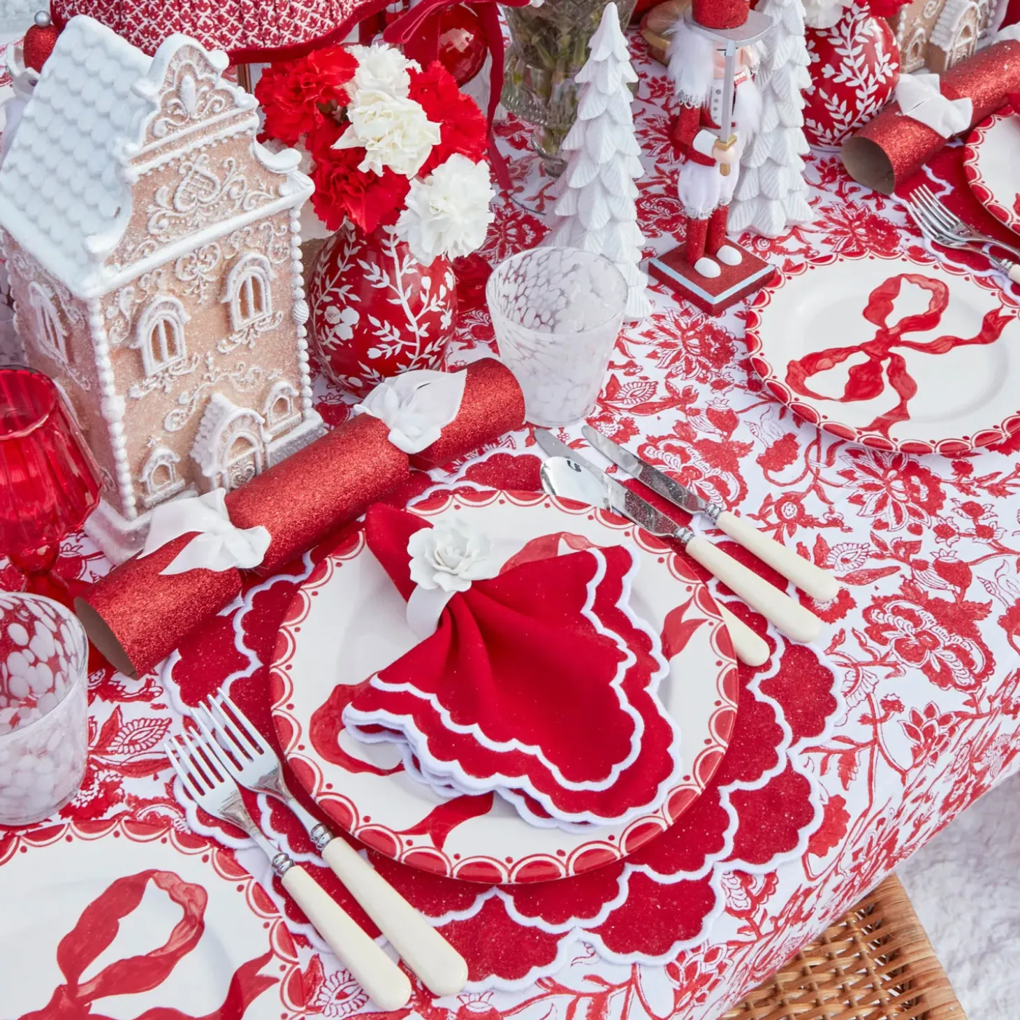 Red Glitter Crackers With White Velvet Bows (Set of 6)
