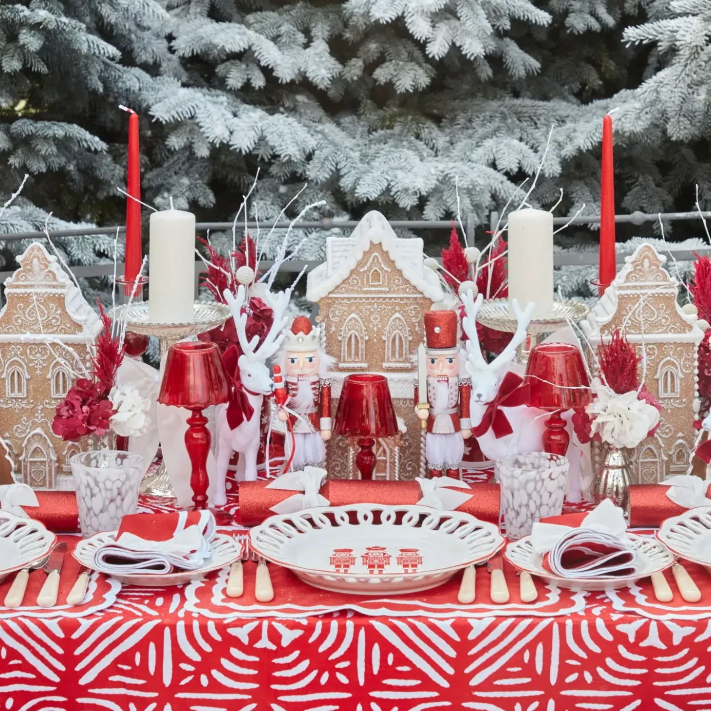 Red Glitter Crackers With White Velvet Bows (Set of 6)