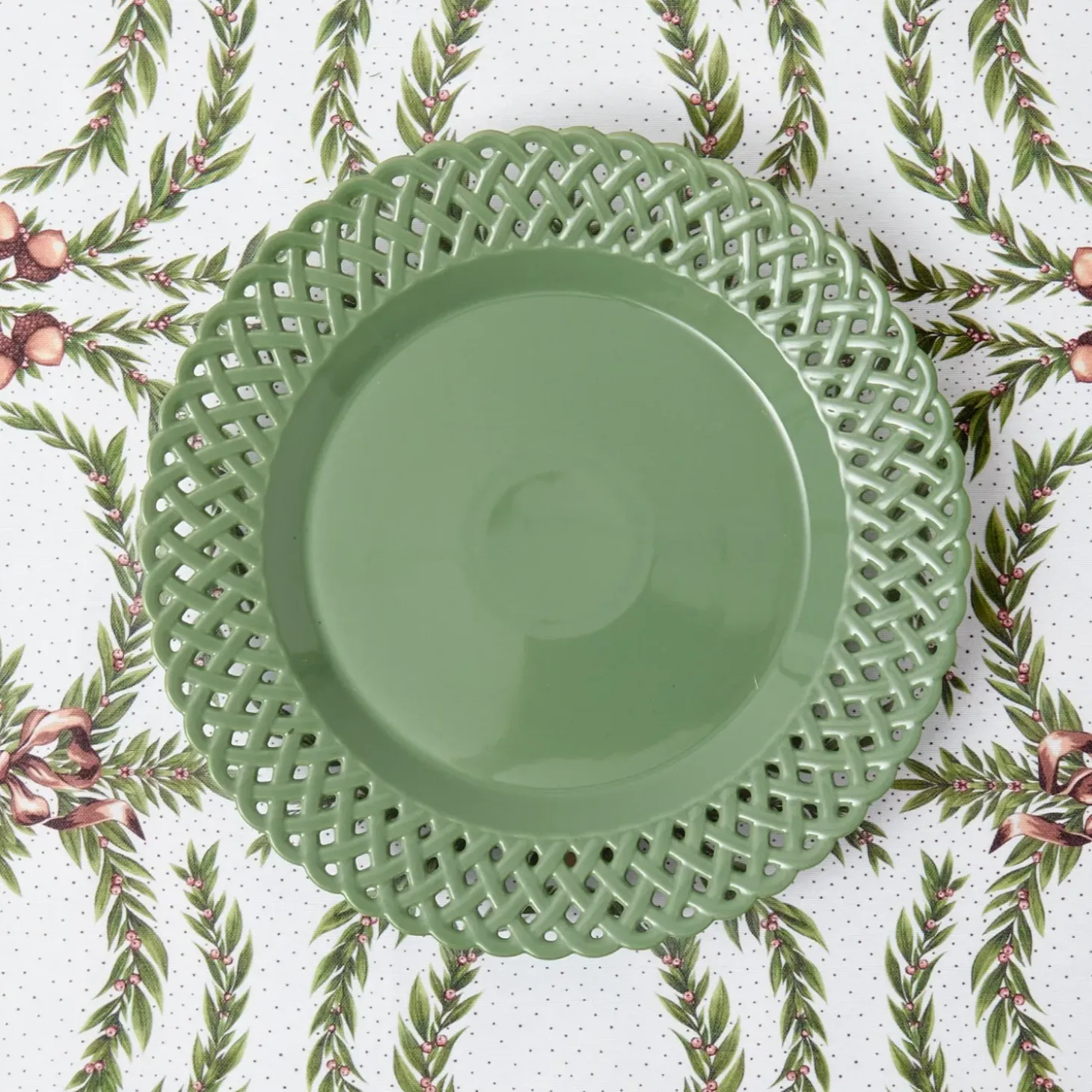 Sage Basketweave Starter Plates (Set of 4)
