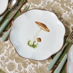 Scalloped Mushroom Starter Plate (Brown)