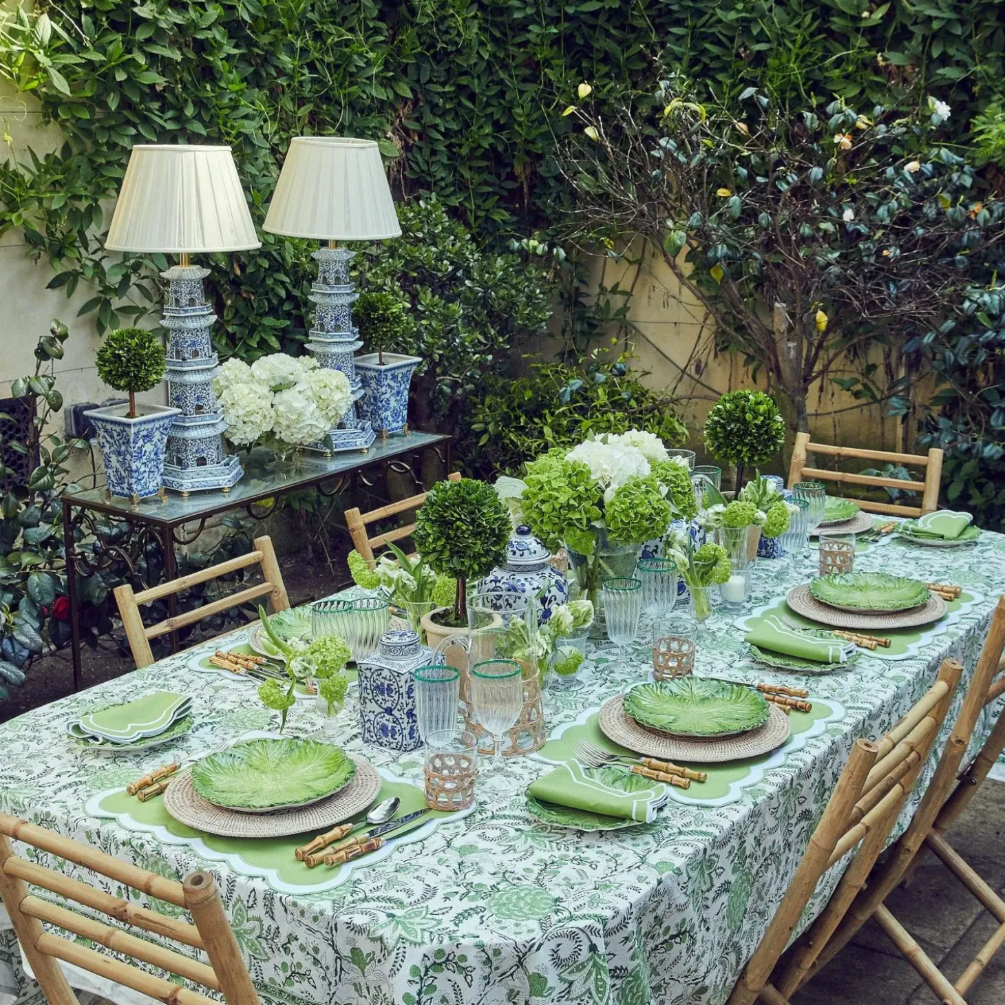 Serena Green Appliqué Napkins (Set of 4)