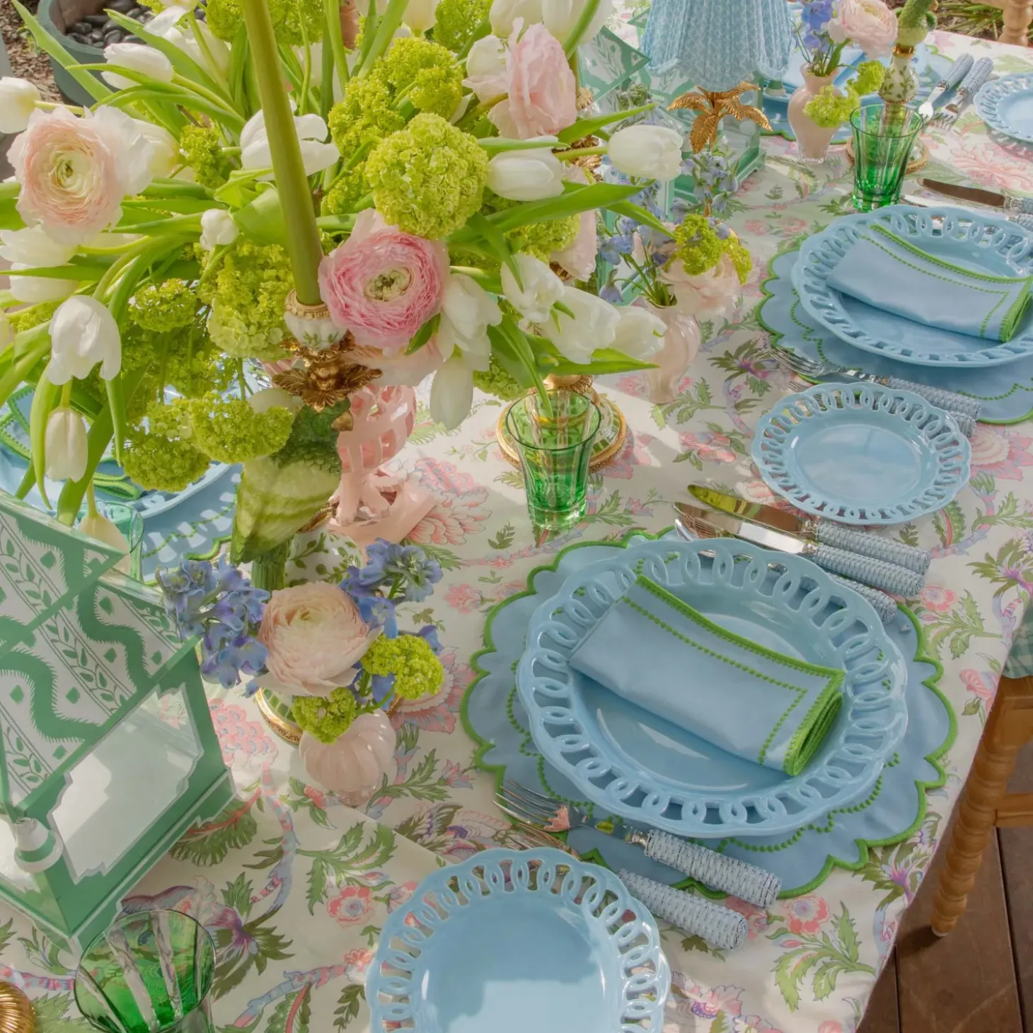 Soft Blue Lace Dinner & Starter Plates (Set of 8)