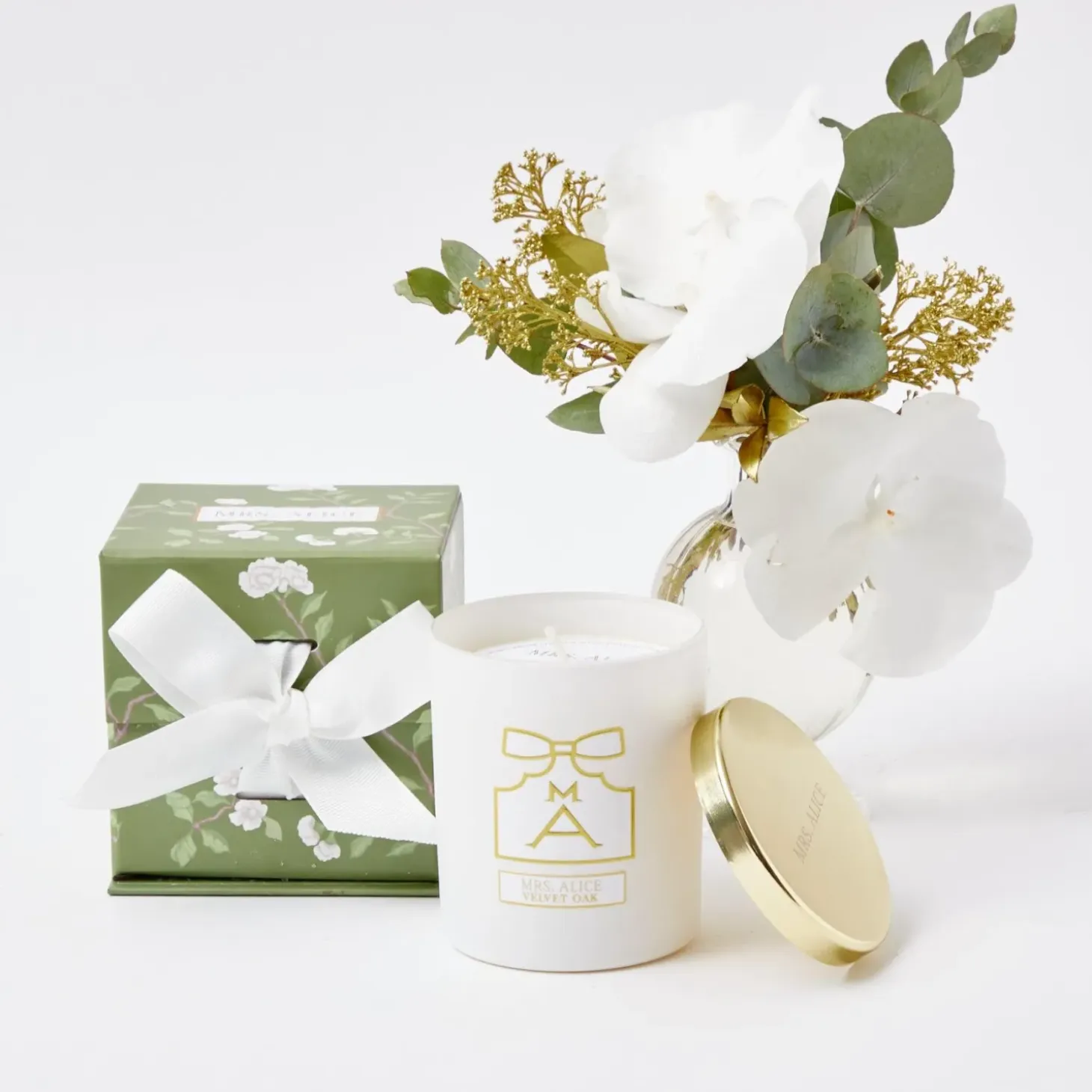 Velvet Oak Scented Candle