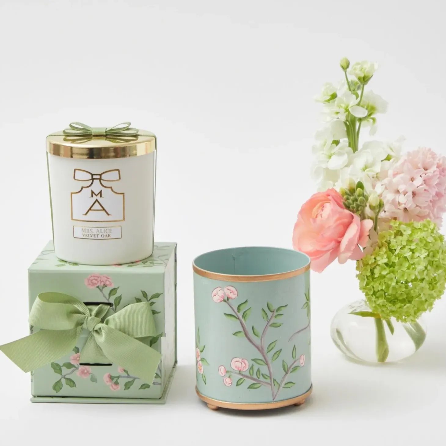 Velvet Oak Scented Candle