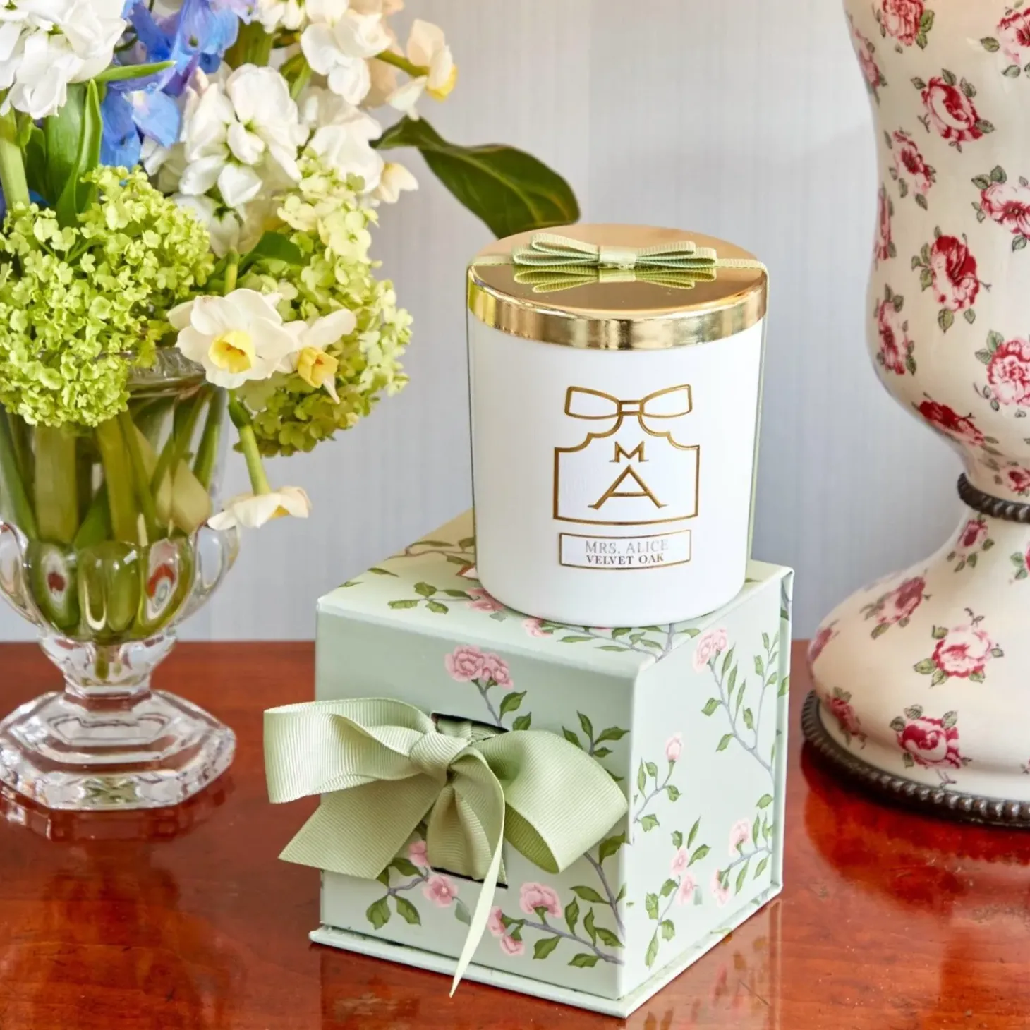 Velvet Oak Scented Candle
