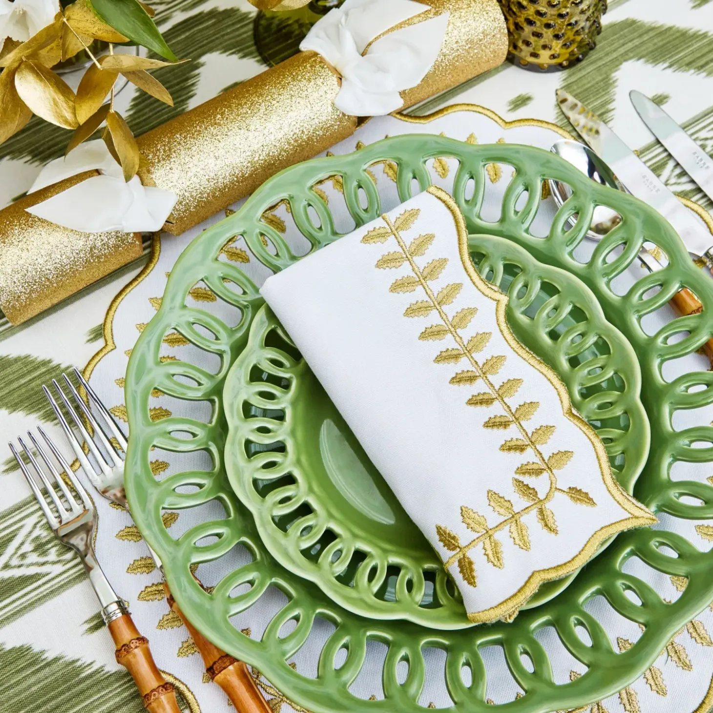 White & Gold Laurel Napkins (Set of 4)