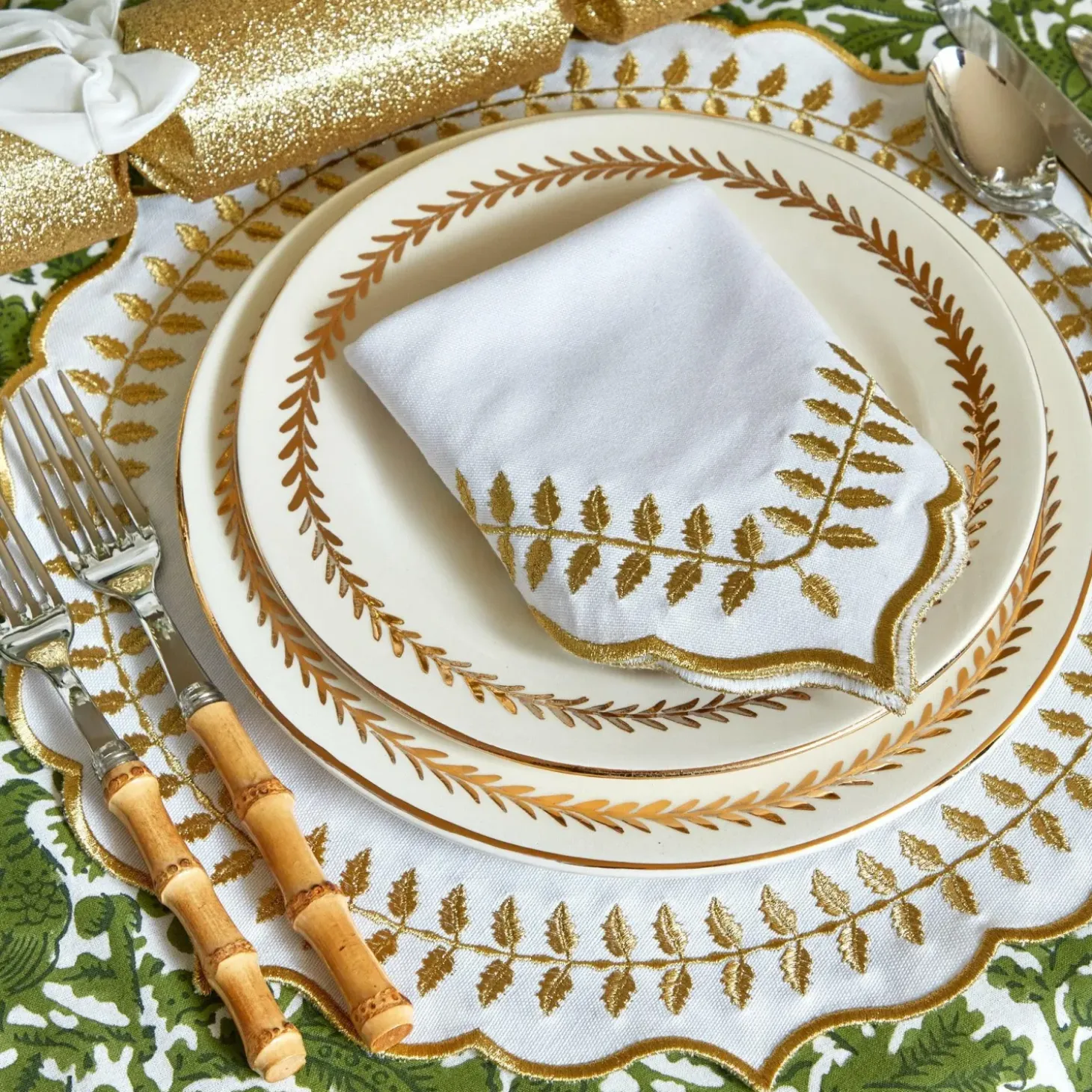 White & Gold Laurel Napkins (Set of 4)