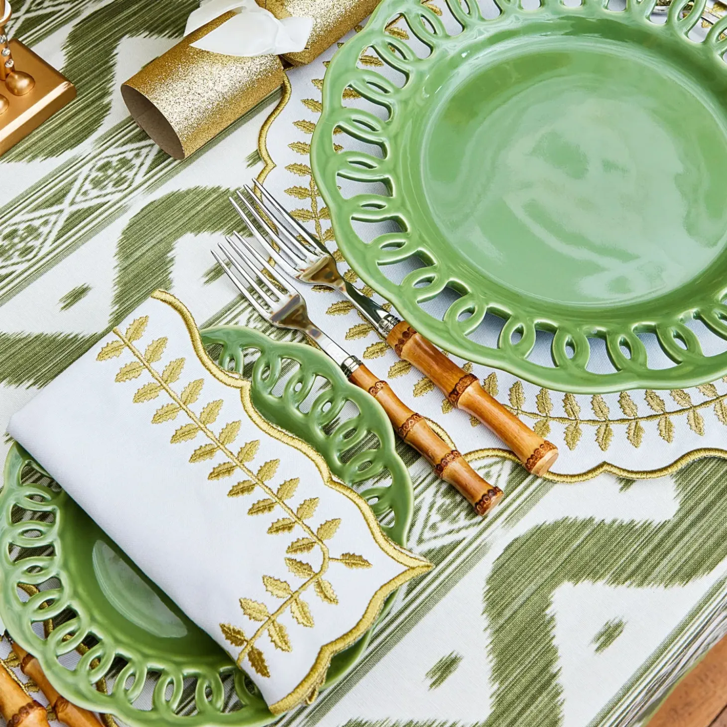 White & Gold Laurel Napkins (Set of 4)
