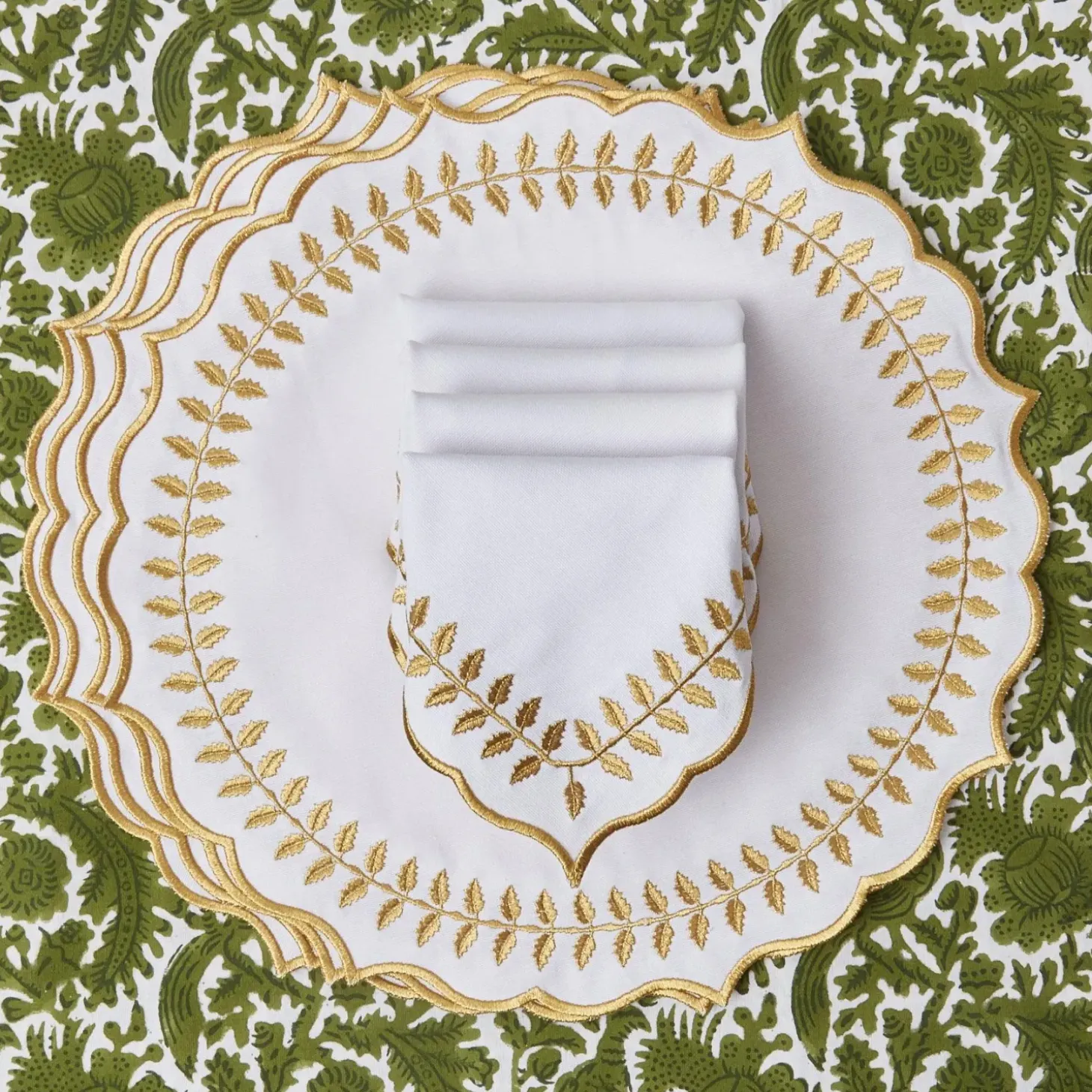 White & Gold Laurel Napkins (Set of 4)